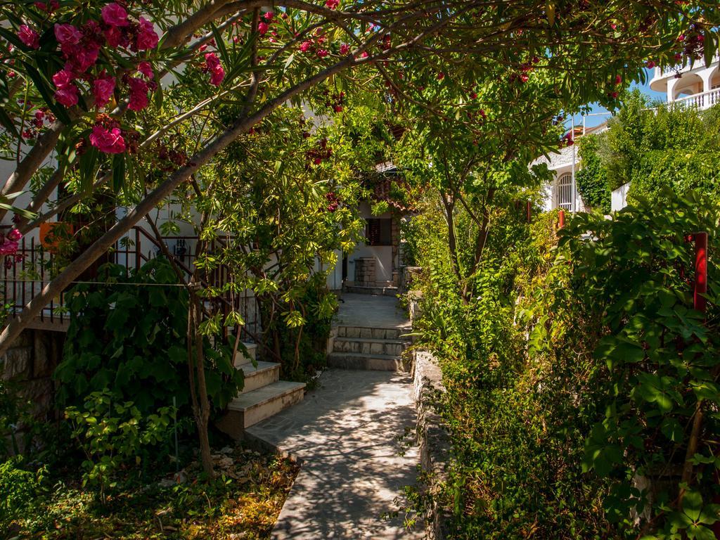 Villa Clematis Trogir Exterior foto